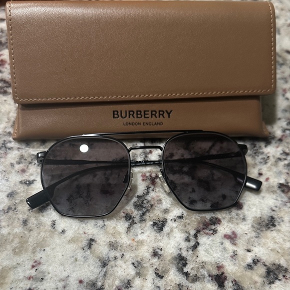 Burberry Brown Leather Men's Wallet - Picture 1 of 6